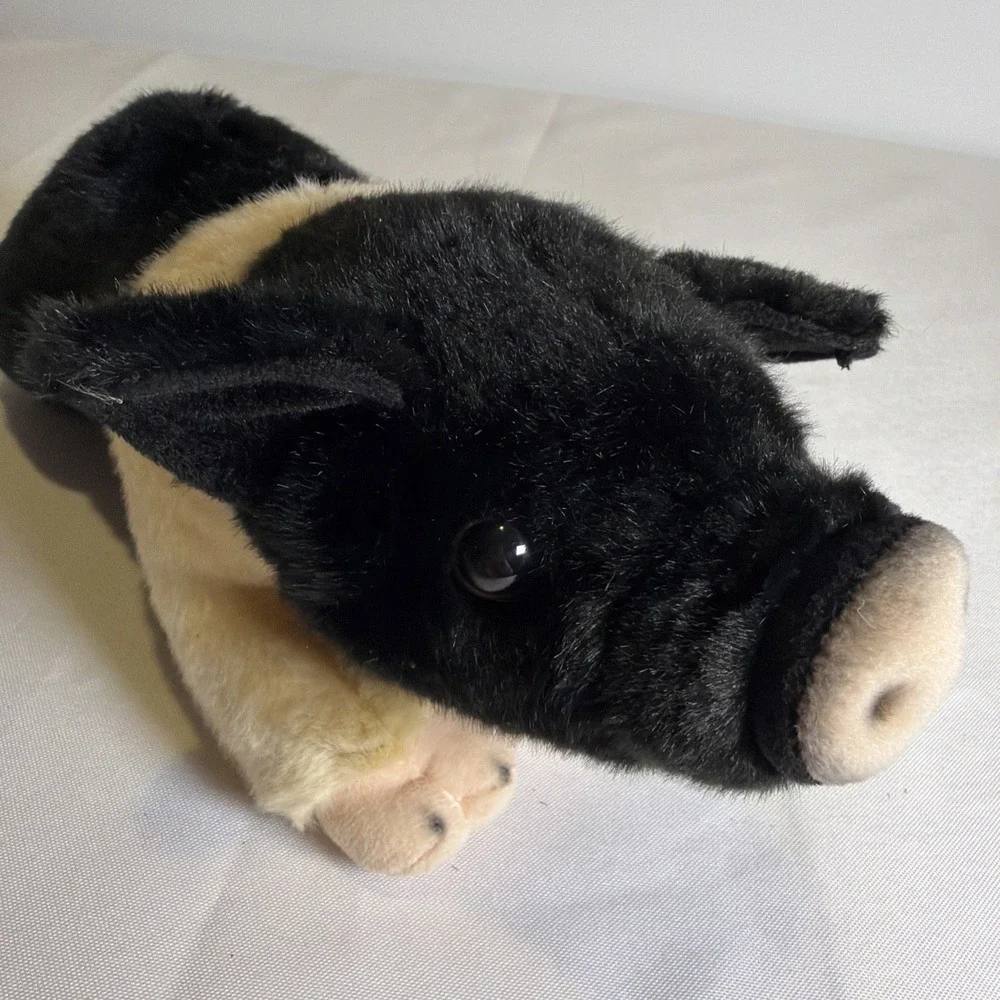 Aurora Miyoni Hampshire Pig Black and Beige stuff animal toy lifelike detailed